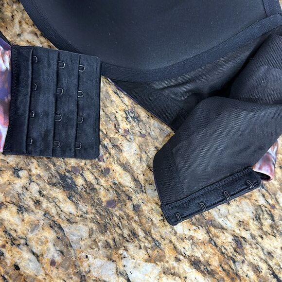 Torrid Curve Womens T Shirt Bra Underwire Black Pink Floral Hook Eye Size 44D - Picture 5 of 7